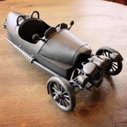 Umelecké dielo - kovaný model autíčka Morgan