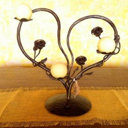  romantické svietniky - ručne kovaný svietnik s ružičkami