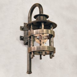 Záhradná lampa v historickom štýle - kované svietidlo