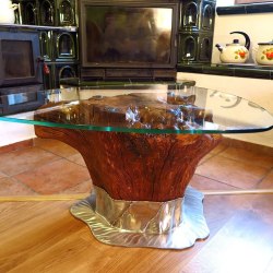 Exkluzívny stôl vyrobený zo starého koreňa duba, z nerezu a skla - luxusný nábytok
